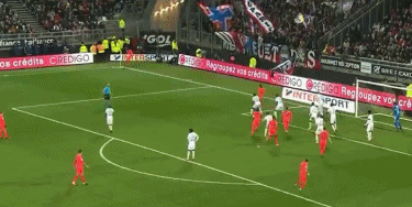 前队友：曾和马拉多纳开车出行，交警把我们拦住只为和他合影