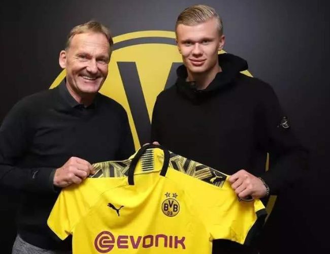 意大利裁判马萨执法巴萨对法兰克福，此前他从未执法巴萨比赛