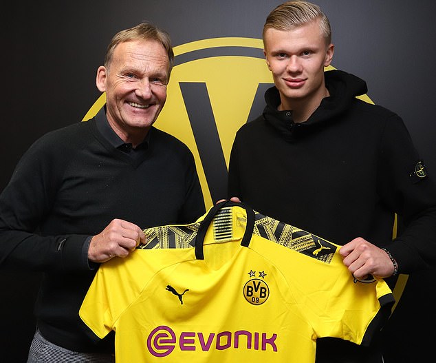 官方：麦克托米奈当选2025意大利足球盛典年度最佳球员