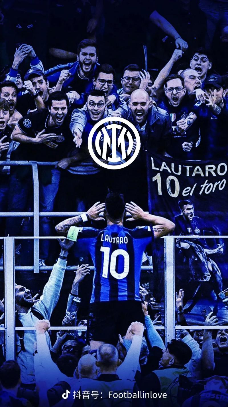 新闻背景：英超第17轮，阿斯顿维拉2-1击败曼联，豪取各项赛事10连胜。（英超第17轮维拉2-1力克曼联，各项赛事豪取十连胜）