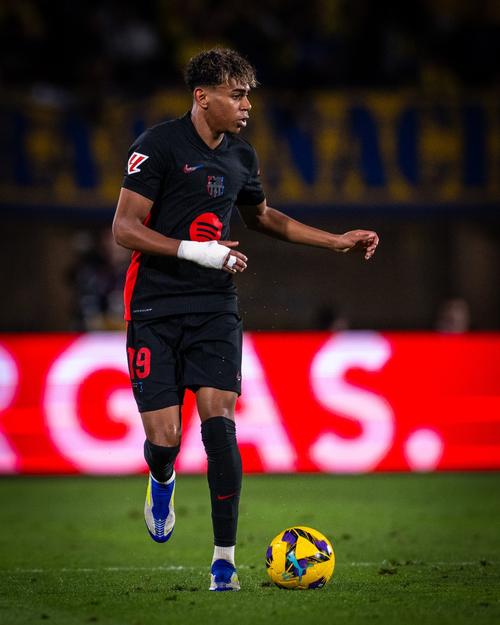 拜仁已连续19场联赛进球2+，有望追平自己保持的德甲纪录（拜仁联赛已连19场至少进两球，有望追平自身保持的德甲纪录）