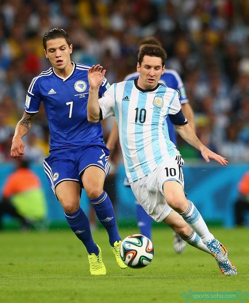 奥纳纳已有10次失误导致丢球 德赫亚12年17次（奥纳纳失误致丢球达10次，德赫亚12年合计17次）