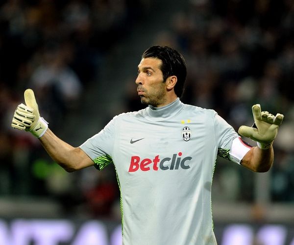 德甲战报：安塞尔米诺、阿德耶米建功，多特2-1勒沃库森（德甲赛况：安塞尔米诺与阿德耶米破门，多特2-1力克勒沃库森）