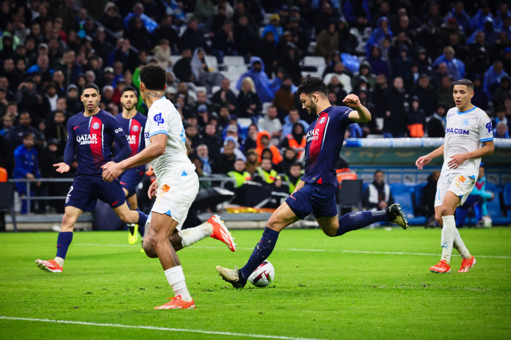 珀斯主帅：我是球队的昆汀·塔伦蒂诺，足球会占据我全部生活（珀斯主帅自称球队的塔伦蒂诺：足球占据了我的全部生活）