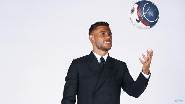 姆巴佩双响+库尔图瓦神扑！皇马3-0大胜重回正轨，阿诺德伤退成隐忧