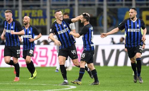 记者：泰山不会放弃成绩搞年轻化，韩鹏明年是否执教还没定