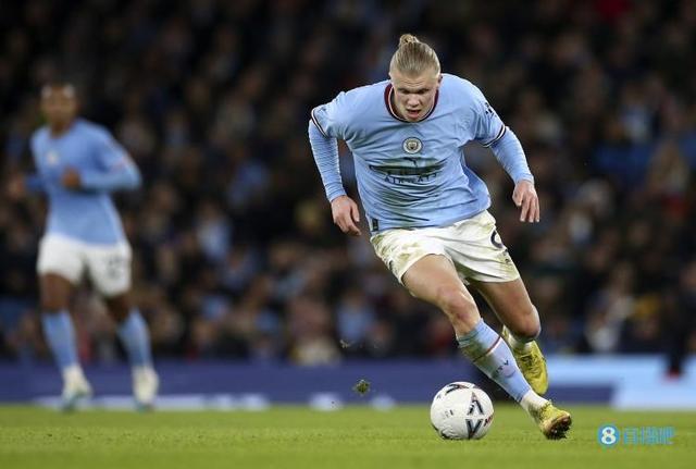 西媒：哥伦比亚队在美国差点遭武装抢劫，所幸及时发现后逃脱（西媒称哥伦比亚队在美险遭武装抢劫，及时察觉后成功脱险）