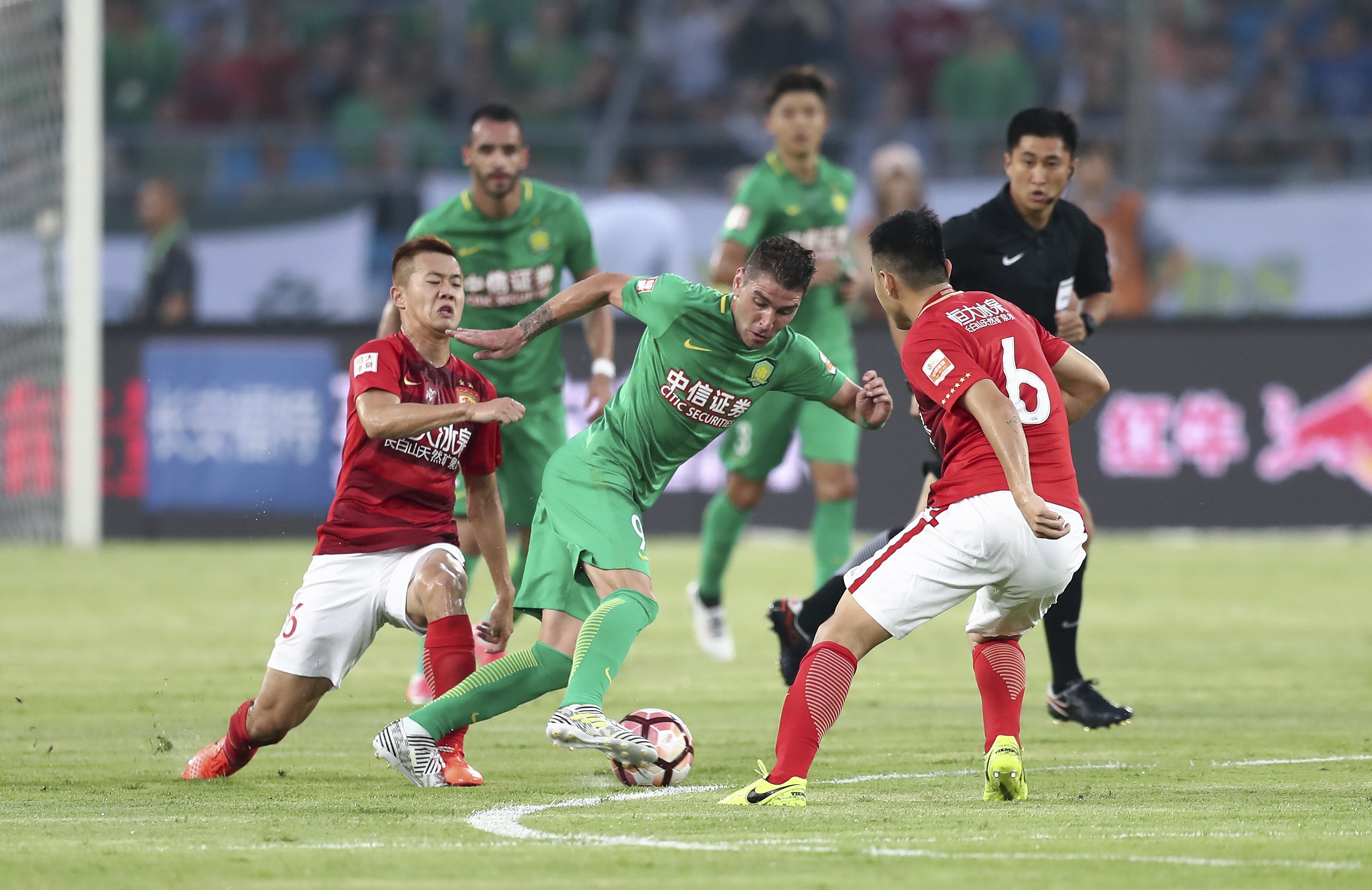 诺丁汉森林3-0马尔默，耶茨、卡利穆恩多、米伦科维奇建功