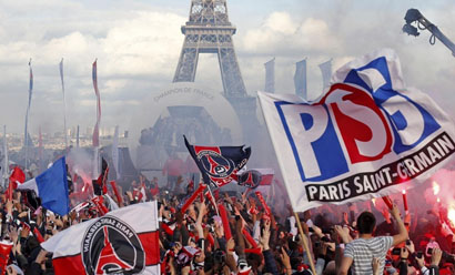 中国香港1-2遭新加坡逆转，提前一轮无缘2027亚洲杯（中国香港1-2被新加坡翻盘，提前一轮告别2027亚洲杯）